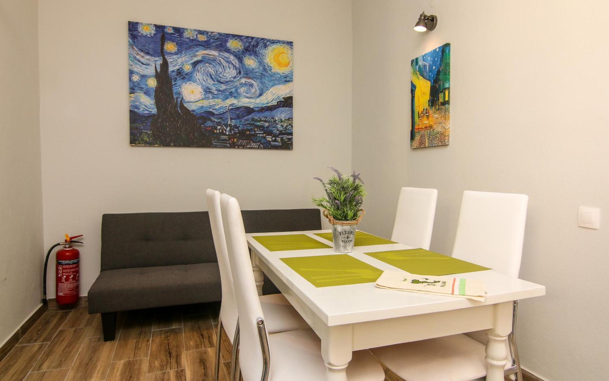 Frosso Bay Apartament *